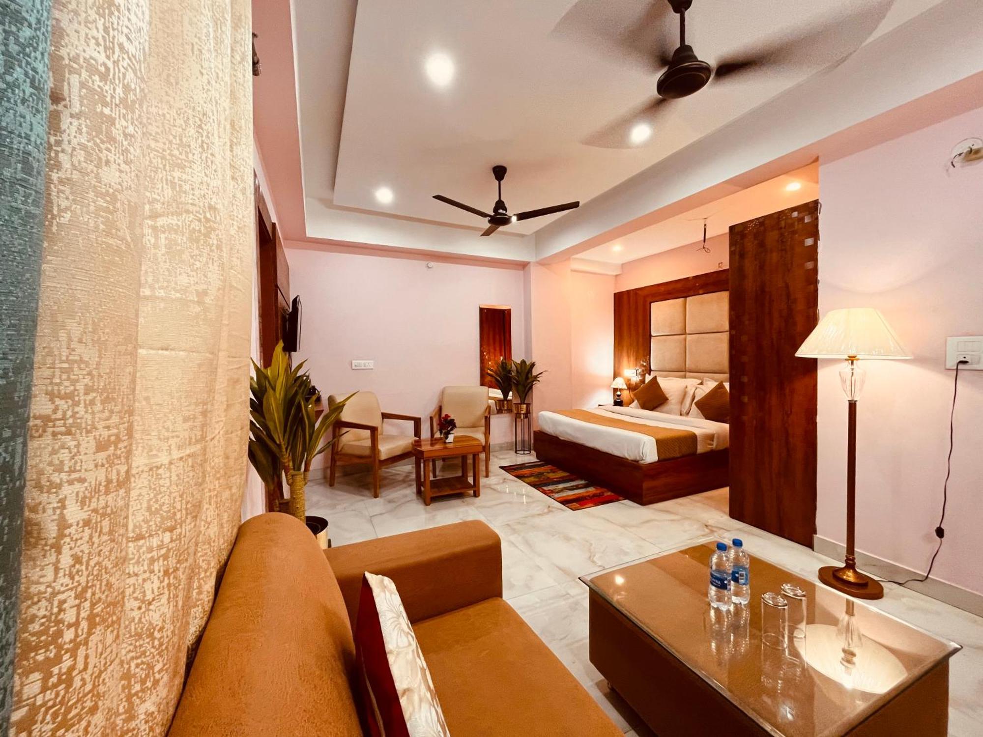 Hotel Golden Temple View By La Casa, Amritsar #Top Rated #Most Awarded #Swimming Pool #Prime Location #Luxury Rooms #Parking #Rooftop Cafe Exteriér fotografie