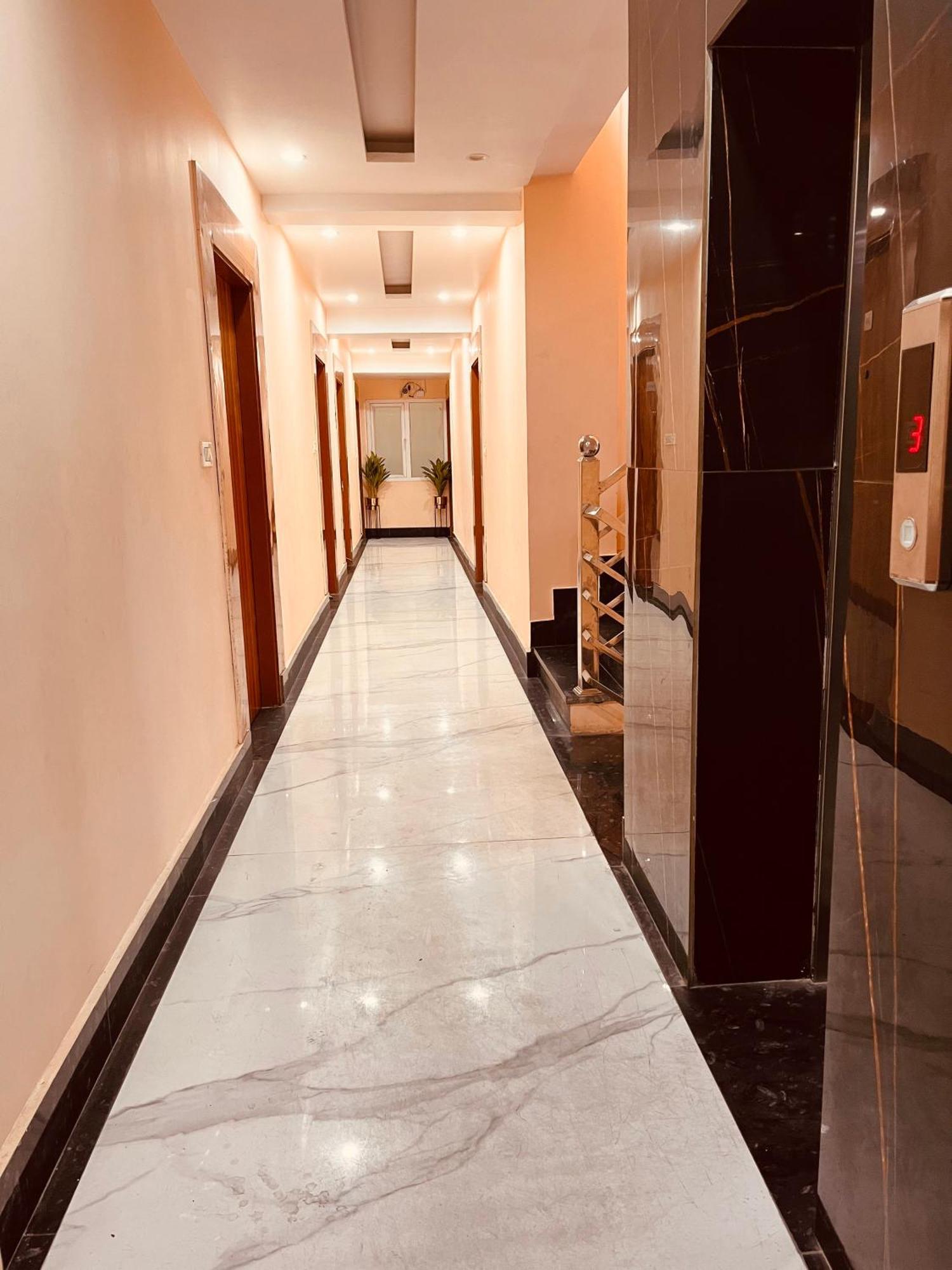 Hotel Golden Temple View By La Casa, Amritsar #Top Rated #Most Awarded #Swimming Pool #Prime Location #Luxury Rooms #Parking #Rooftop Cafe Exteriér fotografie