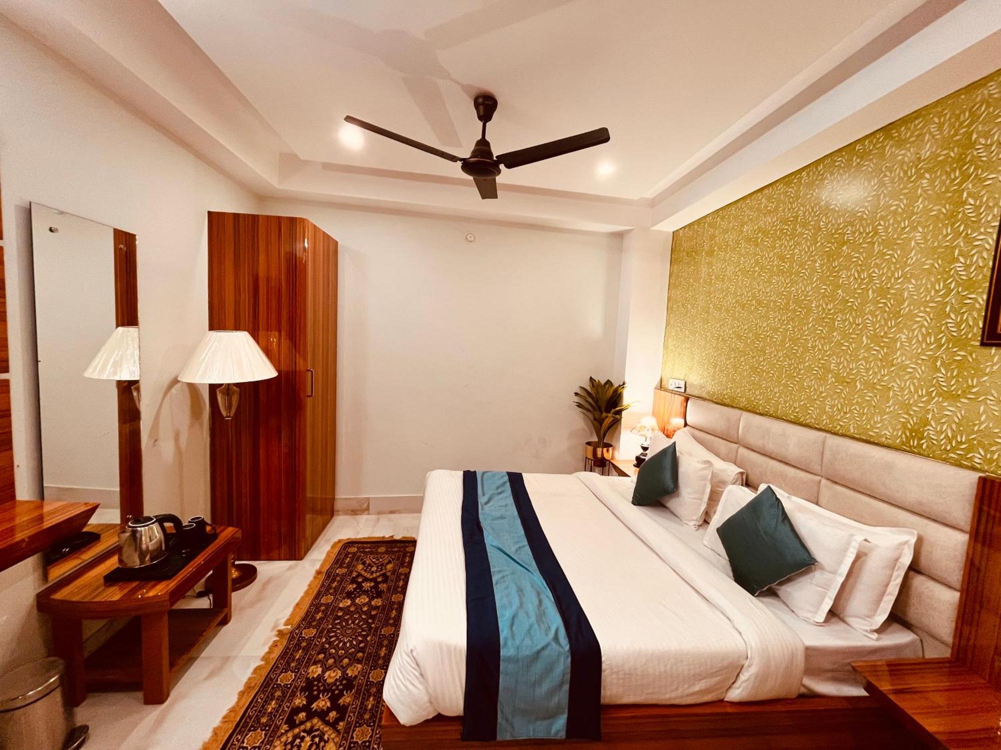 Hotel Golden Temple View By La Casa, Amritsar #Top Rated #Most Awarded #Swimming Pool #Prime Location #Luxury Rooms #Parking #Rooftop Cafe Exteriér fotografie