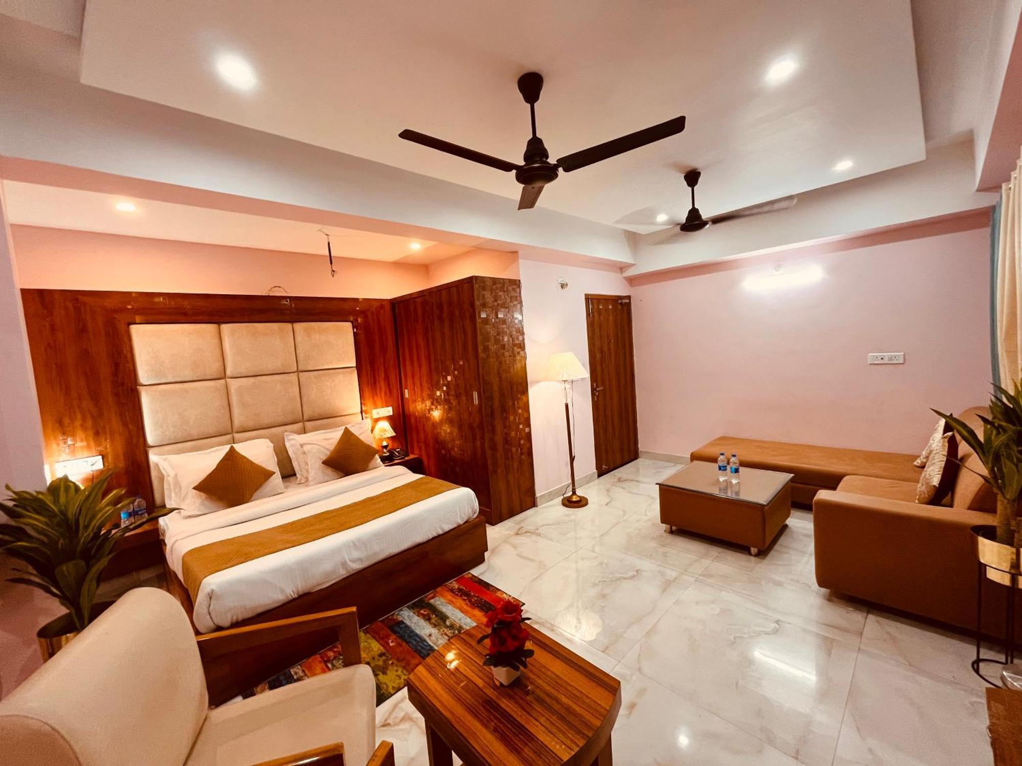 Hotel Golden Temple View By La Casa, Amritsar #Top Rated #Most Awarded #Swimming Pool #Prime Location #Luxury Rooms #Parking #Rooftop Cafe Exteriér fotografie